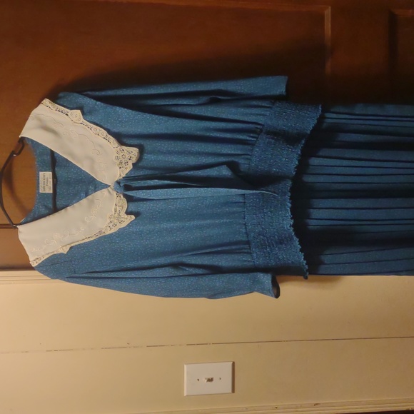 dim the lites Dresses & Skirts - Dim the lites vintage 80s pleated chiffon smocked dress lace crochet bib sz 16